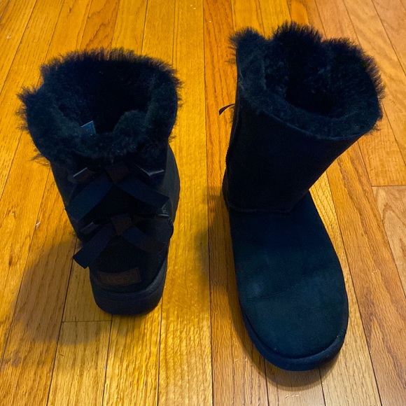 COPY - UGGs Women’s Black Bailey Bow II - Picture 4 of 6